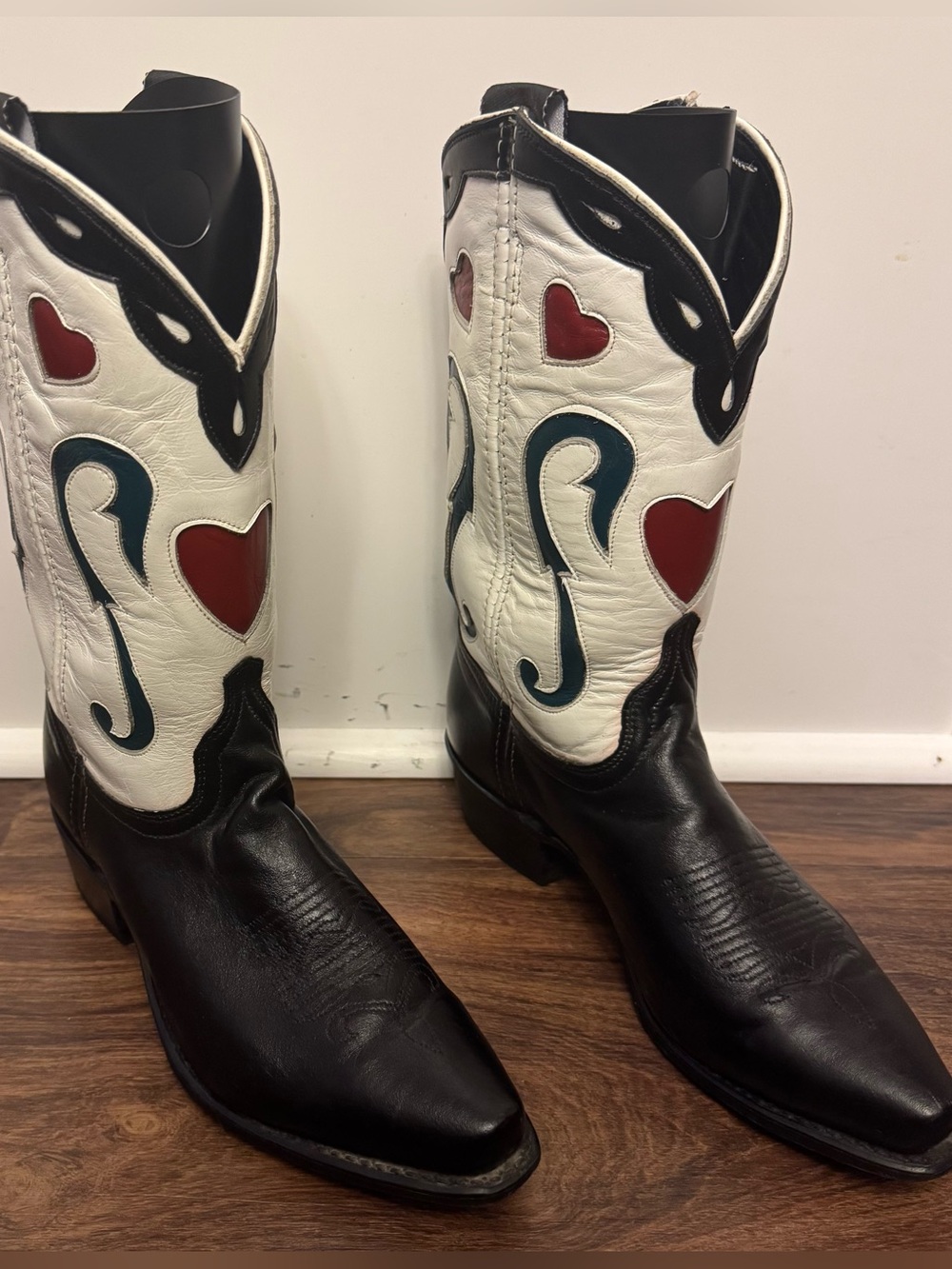 Vintage Acme Queen of Hearts Cowboy Boots women 8 M
